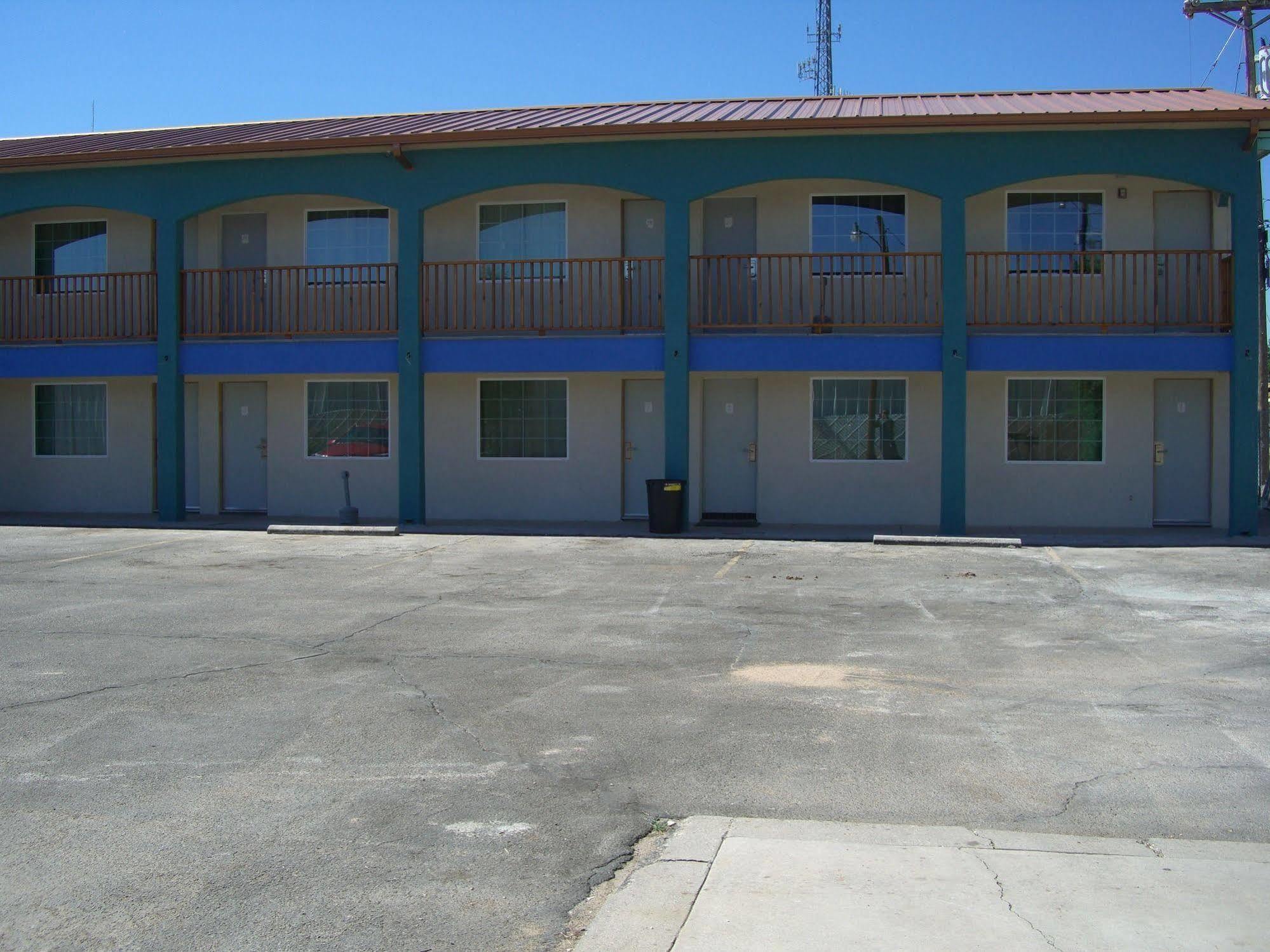 La Hacienda Inn Artesia Exterior photo