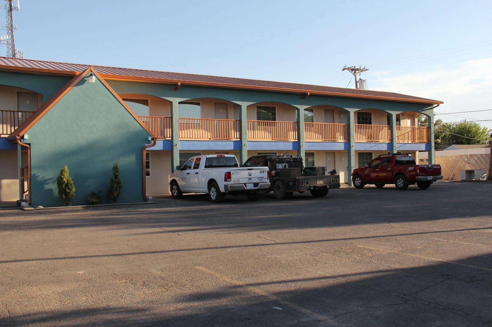 La Hacienda Inn Artesia Exterior photo